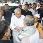 मूसलाधार बारिश भी नहीं रोक सकी कदम: पूर्व मुख्यमंत्री पहुंचे सूफी मजार, बिहार की अमन-शांति के लिए मांगी दुआ