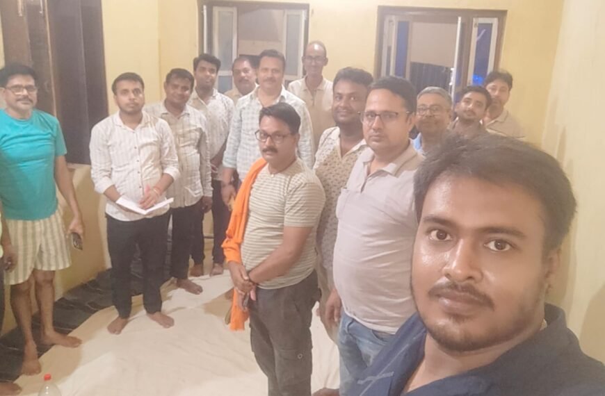 केसरवानी वैश्य समाज को मिला नया नेतृत्व: सर्वसम्मति से रमेश केसरी बने अध्यक्ष, अखिलेश केसरी को मिली महामंत्री की जिम्मेदारी