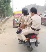 चार की सवारी में फंसी पुलिस: पटना में एक बाइक पर चार पुलिसकर्मियों का वीडियो वायरल, उठे दोहरे मापदंड पर सवाल