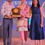 सिलाव के श्री काली साह खाजा का देशभर में डंका, बॉलीवुड अभिनेत्री ईशा देओल ने BIB अवॉर्ड से किया सम्मानित