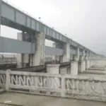 नेपाल में भारी बारिश: छोड़ा 1.36 लाख क्यूसेक पानी, गंडक बराज का बढ़ा जलस्तर, सीमावर्ती गांवों पर मंडराया बाढ़ का खतरा