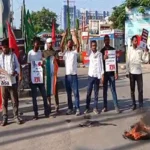 बिहार बंद से थमा जनजीवन: सड़कों पर उतरे छात्र, टायर जलाकर किया प्रदर्शन, कई जिलों में हाई अलर्ट