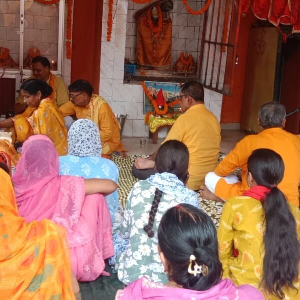 हर-हर महादेव के जयघोष से गूंजा डुमरांव: सावन&hellip;