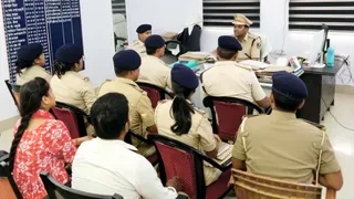 अब नहीं चलेगी ढिलाई: अपराध समीक्षा बैठक में पुलिस अफसरों का सख्त संदेश, कमजोर प्रदर्शन पर थानेदारों को शो-कॉज