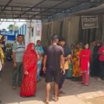 डुमरांव अस्पताल में महिला डॉक्टर से बदसलूकी पर बवाल: आक्रोशित चिकित्सकों ने घंटे भर ठप रखी ओपीडी, आरोपी फरार