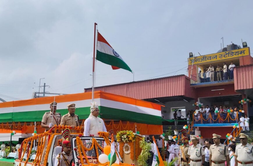 देशभक्ति के रंग में रंगा…