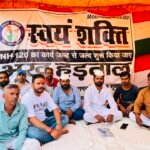 डुमरांव में सड़कों पर संग्राम: एनएच-120 जाम, ई-रिक्शा-ऑटो चालकों का फूटा गुस्सा, 48 घंटे में मांग पूरी नहीं तो आमरण अनशन
