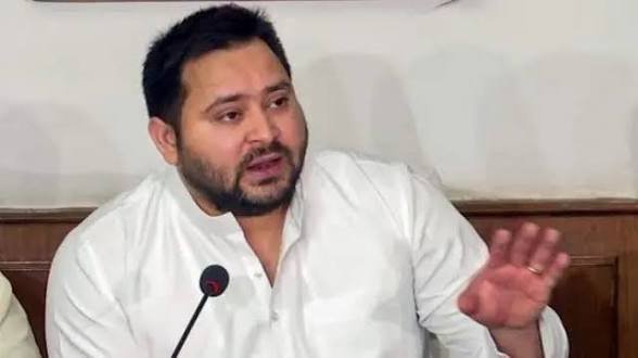 बिहार को पुलिस राज्य बनाने की साजिश: तेजस्वी का NDA पर हमला, पत्रकार उत्पीड़न से आरक्षण तक सरकार को घेरा