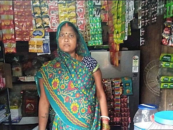 10 हजार की मदद से बदली चम्पा देवी&hellip;
