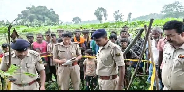 बांसबिट्टा के पास मचान के नीचे मिला युवक का शव, गला रेतकर हत्या की आशंका से मचा हड़कंप
