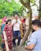 अमरूद के पेड़ से लटका मिला 13 साल की नेहा का शव: सौ रुपये को लेकर सौतेली मां से हुआ था विवाद, गांव में मचा हड़कंप