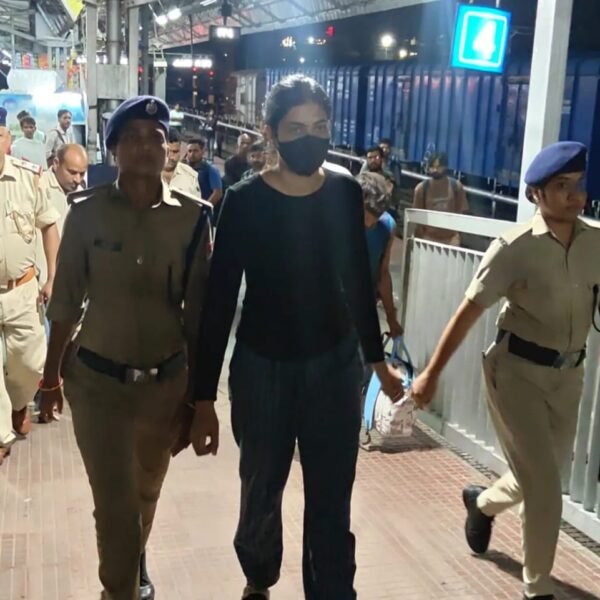 एसी फर्स्ट क्लास में शराब की खेप से&hellip;
