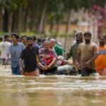 गंगा के उफान से पटना में हाहाकार: 7-8 फीट पानी में डूबे घर, सड़क-तटबंध पर कट रही जिंदगी, राहत को तरसे बाढ़ पीड़ित