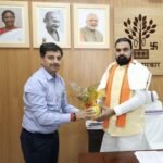 मुख्यमंत्री से मिले पूर्व मध्य रेल के महाप्रबंधक, बिहार की रेल परियोजनाओं और यात्री सुविधाओं पर हुई अहम चर्चा