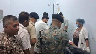 बंजारी मोड़ पर मिट्टी कारोबारी को बाइक सवार बदमाशों ने सरेराह मारी गोली, नाज़ुक हालत में गोरखपुर रेफर