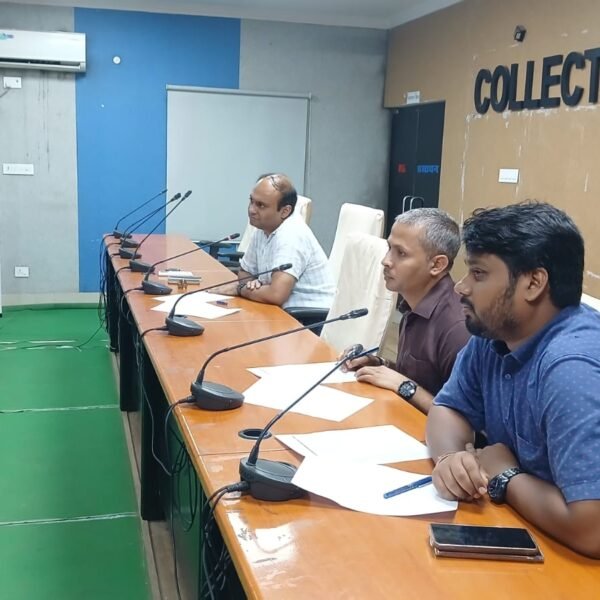 सूर्य घर योजना पर डीएम का सख्त रुख:…