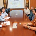रेल कर्मचारियों की समस्याओं पर बड़ा एक्शन, महाप्रबंधक ने 4 रेलकर्मियों और आश्रितों से की सीधी मुलाकात