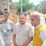 सड़क निर्माण में खामियां उजागर: जांच के बाद मचा हड़कंप, अफसर ने दिए सुधार के सख्त निर्देश