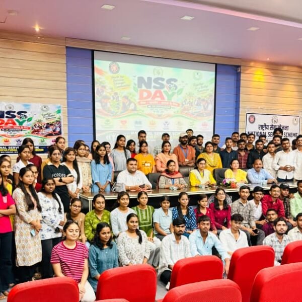 NSS दिवस पर सेवा की मिसाल: बाढ़ पीड़ितों…