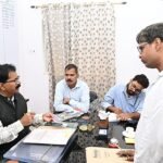 राजस्व विभाग के अपर सचिव का बक्सर में निरीक्षण, जमीन के रिकॉर्ड से ऑनलाइन सेवाओं तक जांच