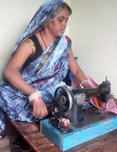 हुनर को मिला सहारा तो बदली जिंदगी, सिलाई&hellip;