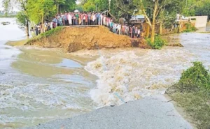 गंडक का रौद्र रूप: NH-102 पर 4 फीट&hellip;
