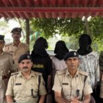 हथियार के बल पर बाइक लूटने वाले तीन अपराधी गिरफ्तार, चार कारतूस बरामद