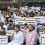 फार्मासिस्ट भर्ती पर फिर भड़का विवाद: बीफार्मा धारक अनशन पर, डिप्लोमा संगठन ने दी सड़क पर उतरने की चेतावनी