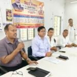 नचाप में लगा सेवा सेतु शिविर: डीएम ने सुनीं ग्रामीणों की फरियादें, राशन कार्ड और आवास की चाबी भी बांटी