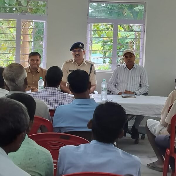 दुर्गा पूजा पर प्रशासन का कड़ा पहरा: चकमेहसी&hellip;
