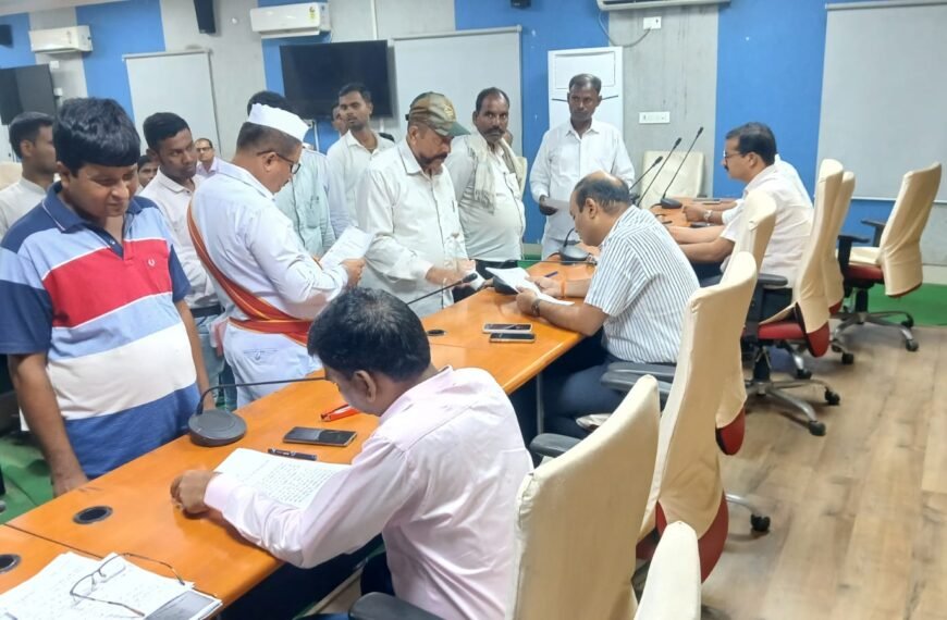 जन संवाद में उमड़ी फरियादों की भीड़, डीएम&hellip;
