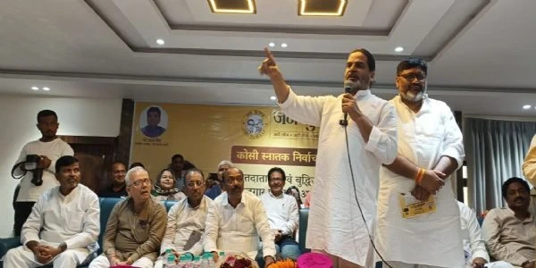 अररिया में प्रशांत किशोर का बड़ा ऐलान, बोले- रजनीश रंजन जीते तो सीमांचल के 10 हजार युवाओं को दिलाएंगे निजी नौकरी