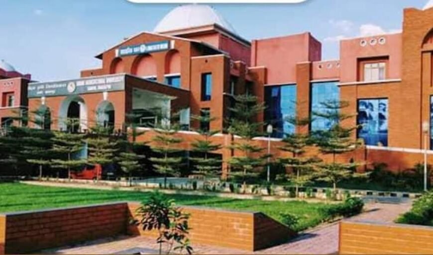 पंसल्ला बनेगा जरदालू आम ग्राम, किसानों को बांटे गए 100 पौधे